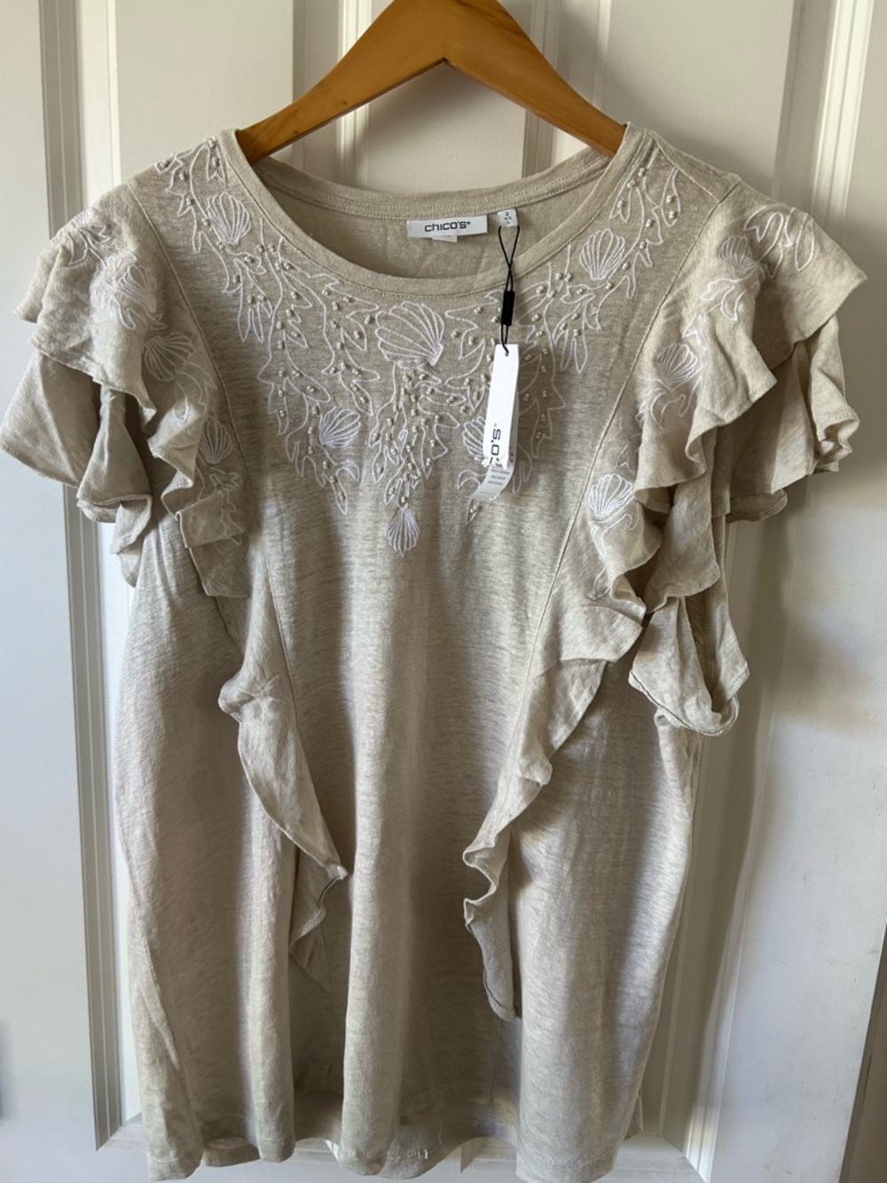 Chico’s Embroidered Ruffle Sleeve Top – Size 2 (Large) – NWT